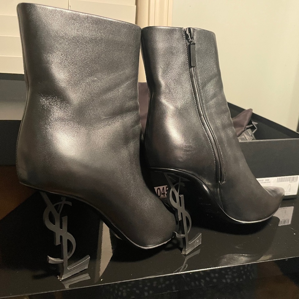 Black Saint Laurent Boots SZ 39 logo heel